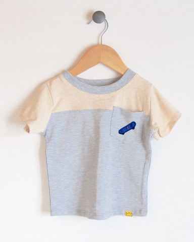 T-Shirt in Grey/Almond with Skateboard